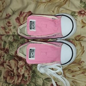 Converse Pink Size 8